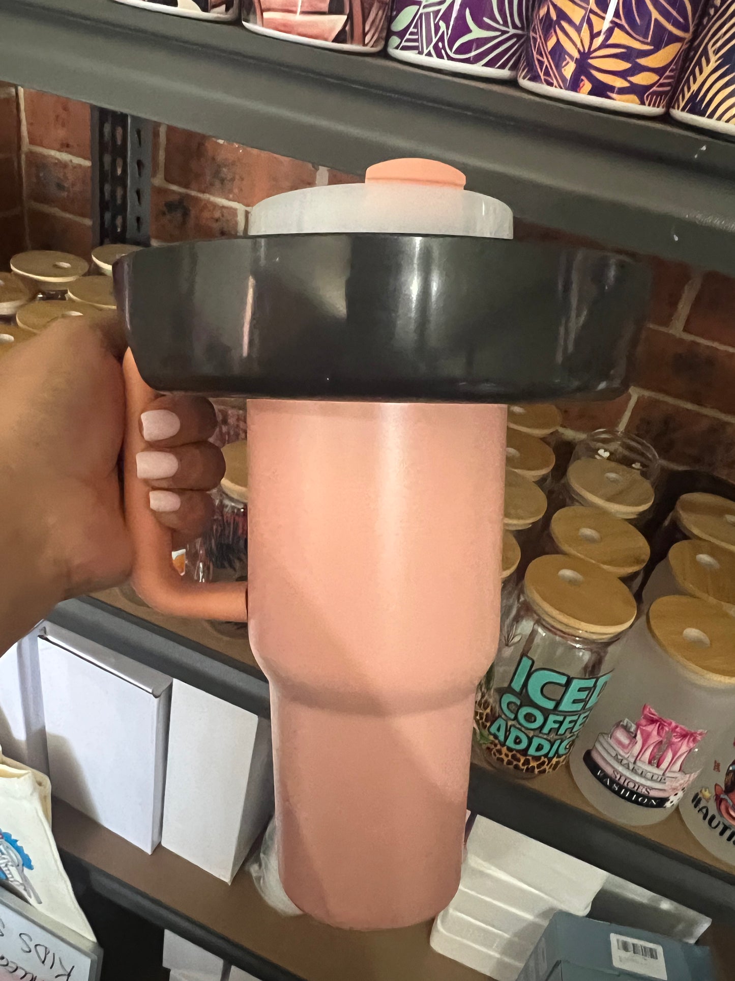 Munchie holder for 40oz tumblers