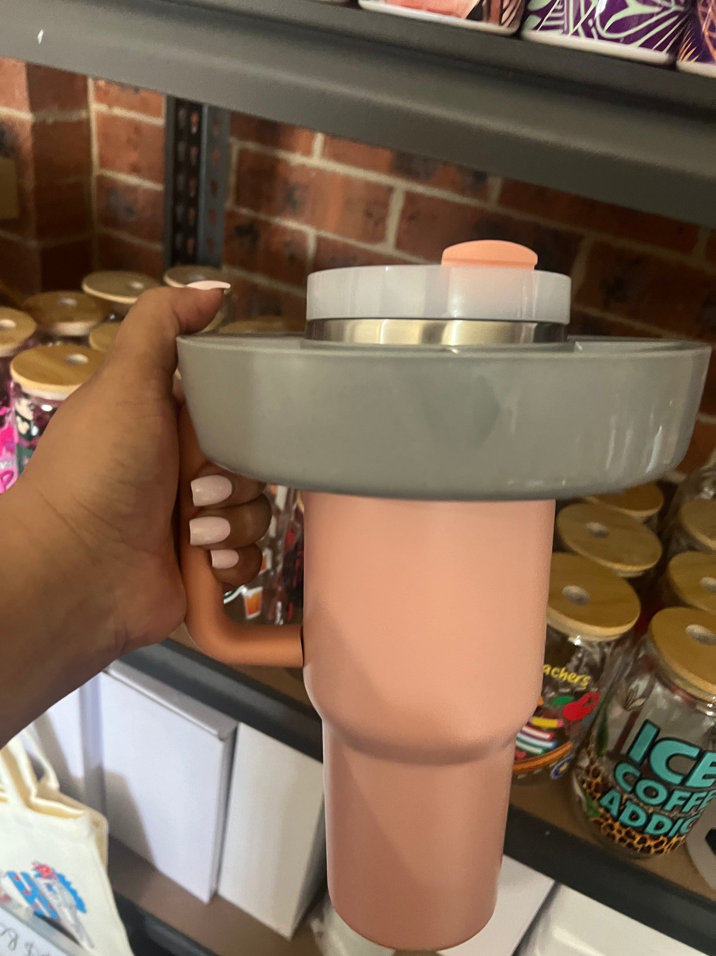 Munchie holder for 40oz tumblers