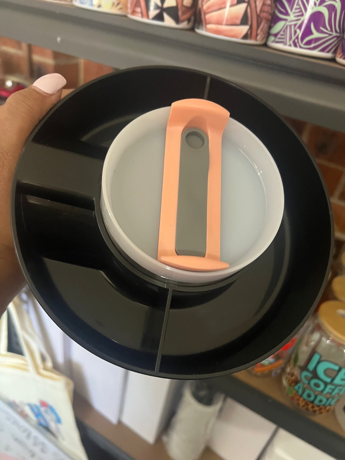 Munchie holder for 40oz tumblers