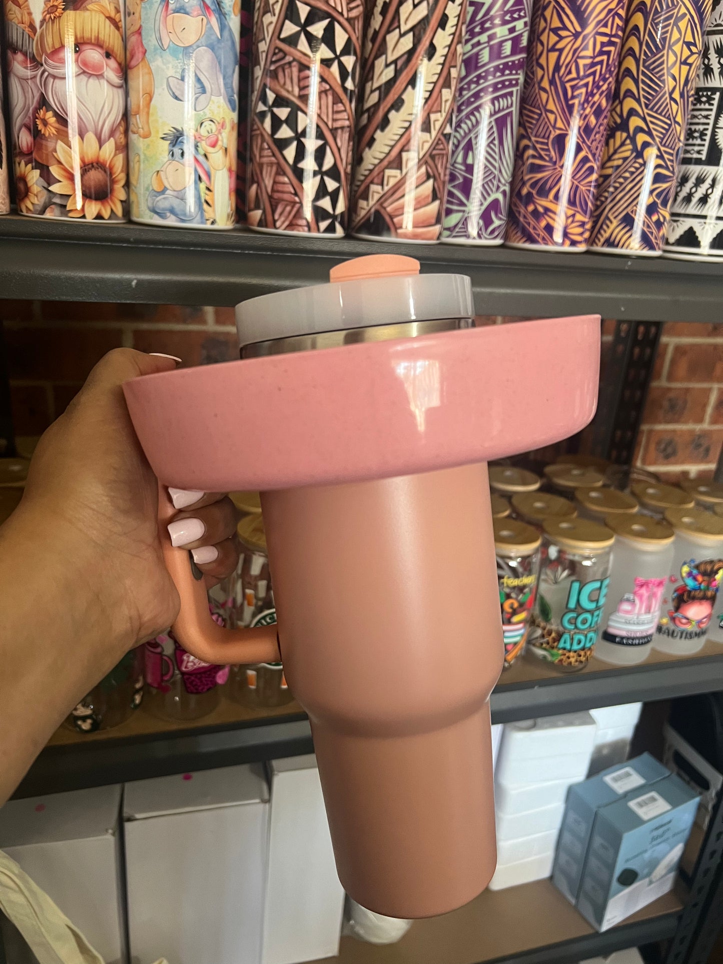 Munchie holder for 40oz tumblers