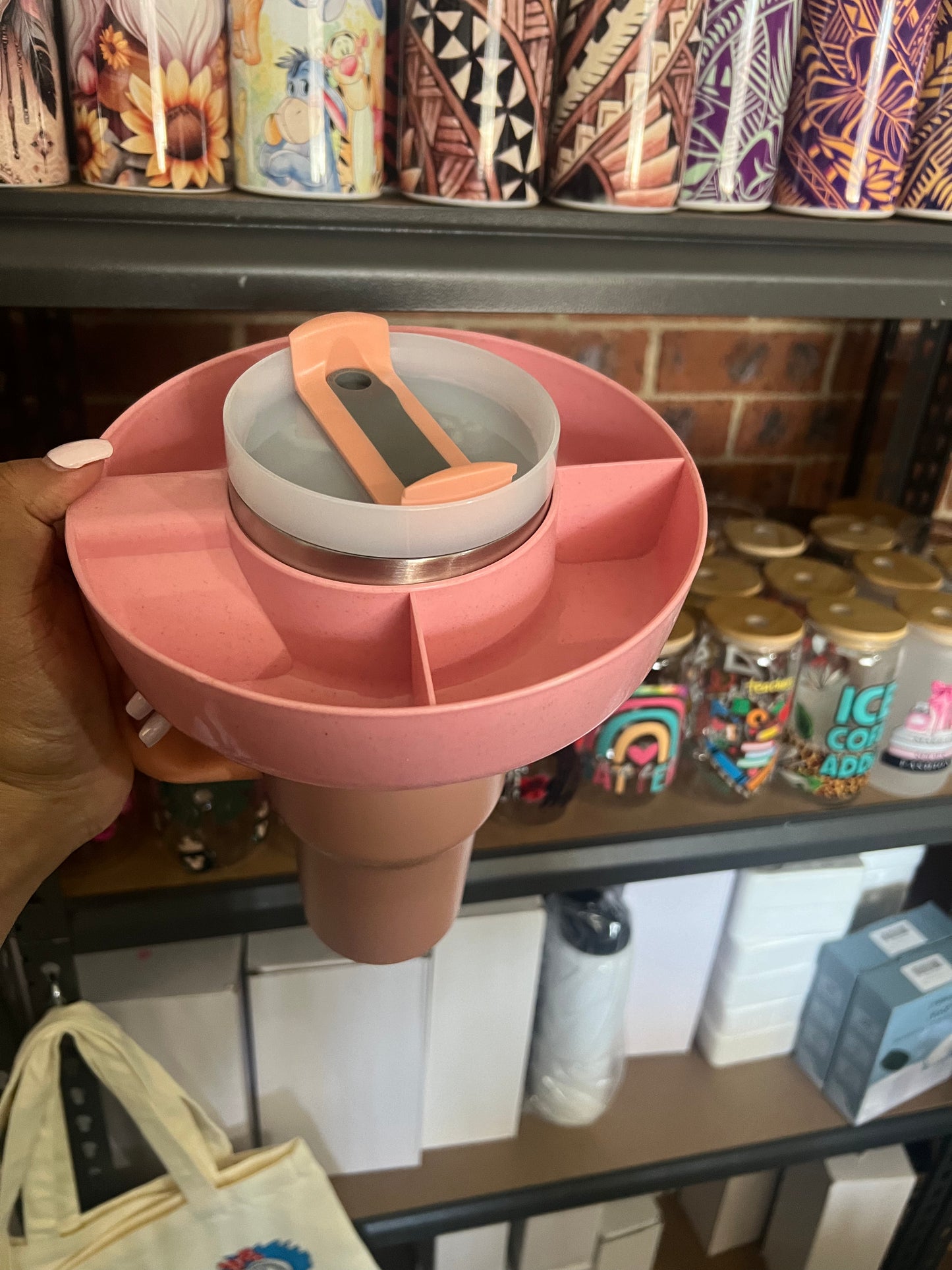 Munchie holder for 40oz tumblers